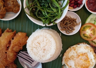 NASI LEMAK WITH CHICKEN